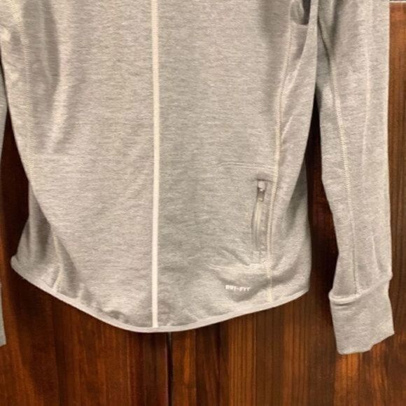 Nike Dri-Fit gray fitted sweatshirt size small - Picture 3 of 13